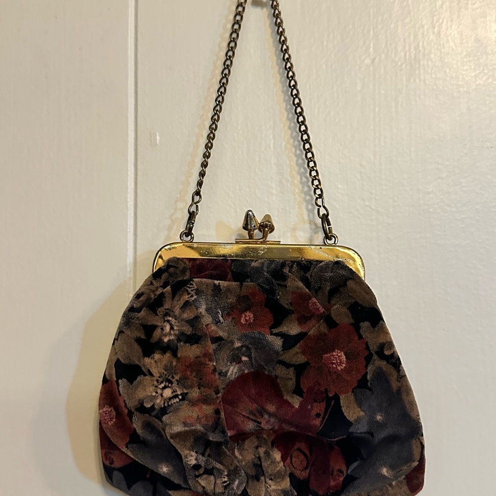 Vintage Floral Velvet Clutch with Chain Strap